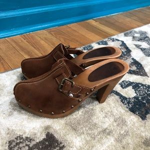 Size 9 tan Clogs - Made in Italy
